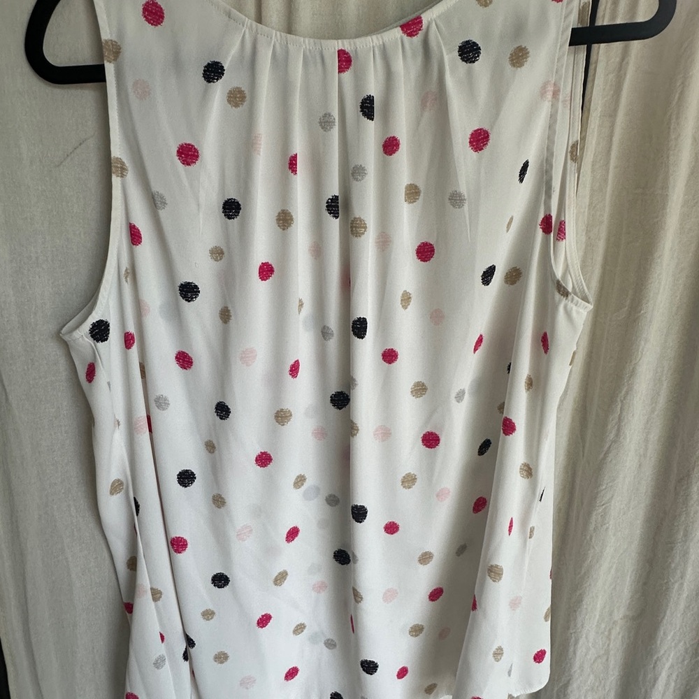 White House Black Market Sleeveless White Cream Pleated Blouse